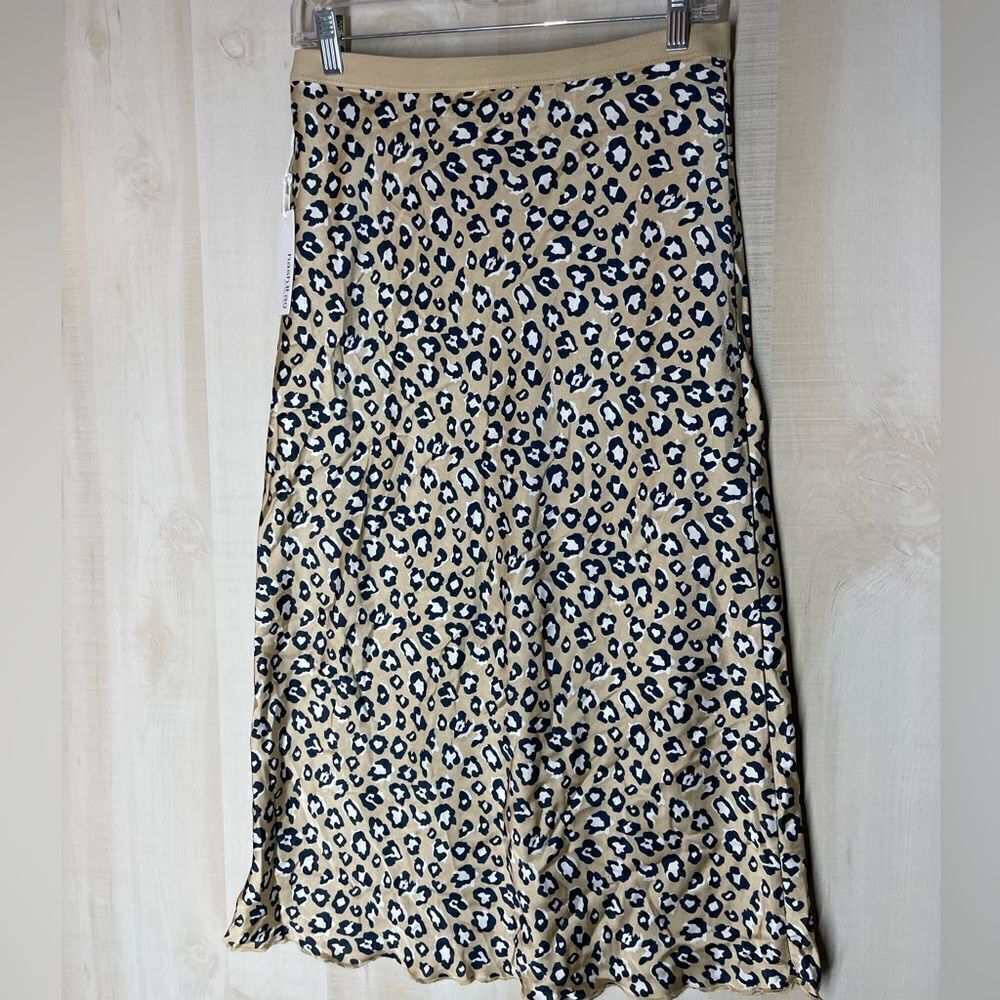 Hashtag tan and black leopard print slip skirt,‎ new, size medium